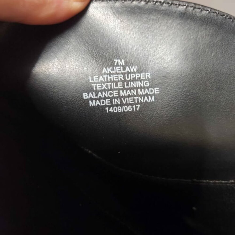 Anne Klein black leather boots. Size 7 new with tags - Picture 6 of 7